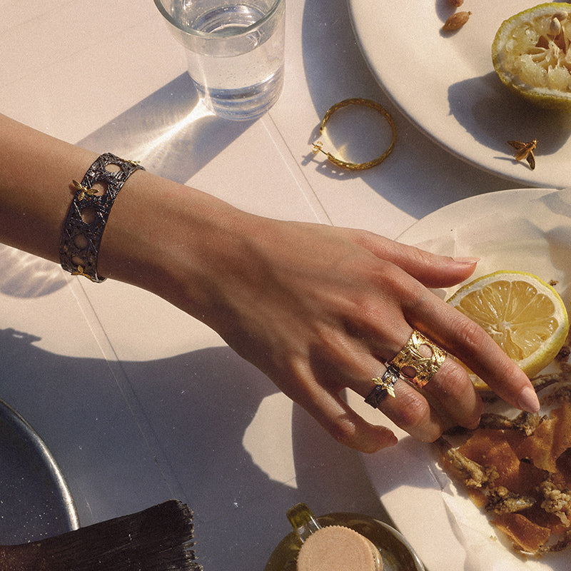 Black Khaizaran Bee Cuff