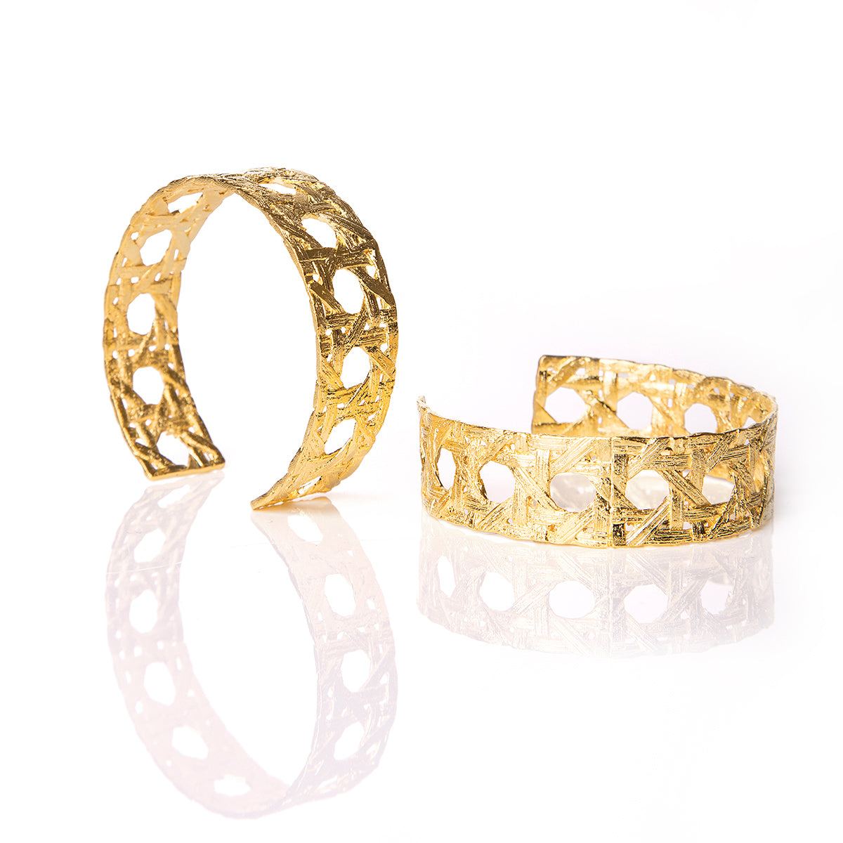 Gold-Khaizaran-Cuff-Alexandra-Hakim-Jewellery