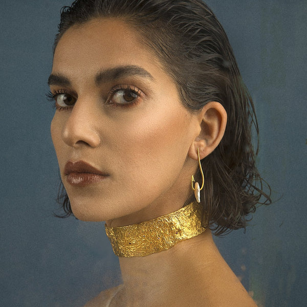 Gold-Foil-Choker-Alexandra-Hakim-Jewellery