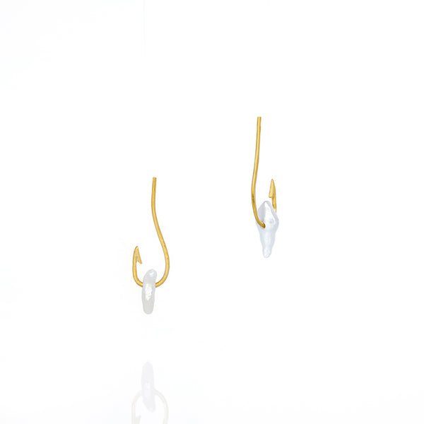 gold-go-fish-earrings-alexandra-hakim-jewellery